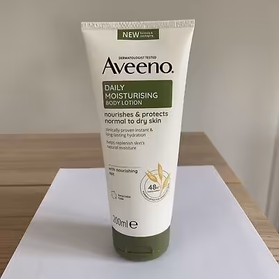 Aveeno Daily Moisturising Lotion for Normal to Dry Skin 200ml