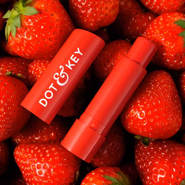 Dot & Key Barrier Repair Hydrating Lip Balm SPF 50+ 4.5g - Strawberry Red Tinted