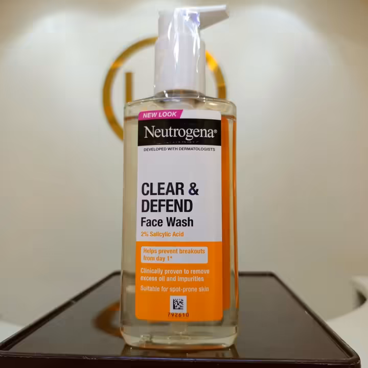 NEUTROGENA Clear & Defend 2% Salicylic Acid Face Wash 200ml